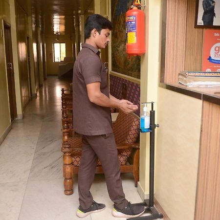 Srk Hotel Mumbai Kültér fotó
