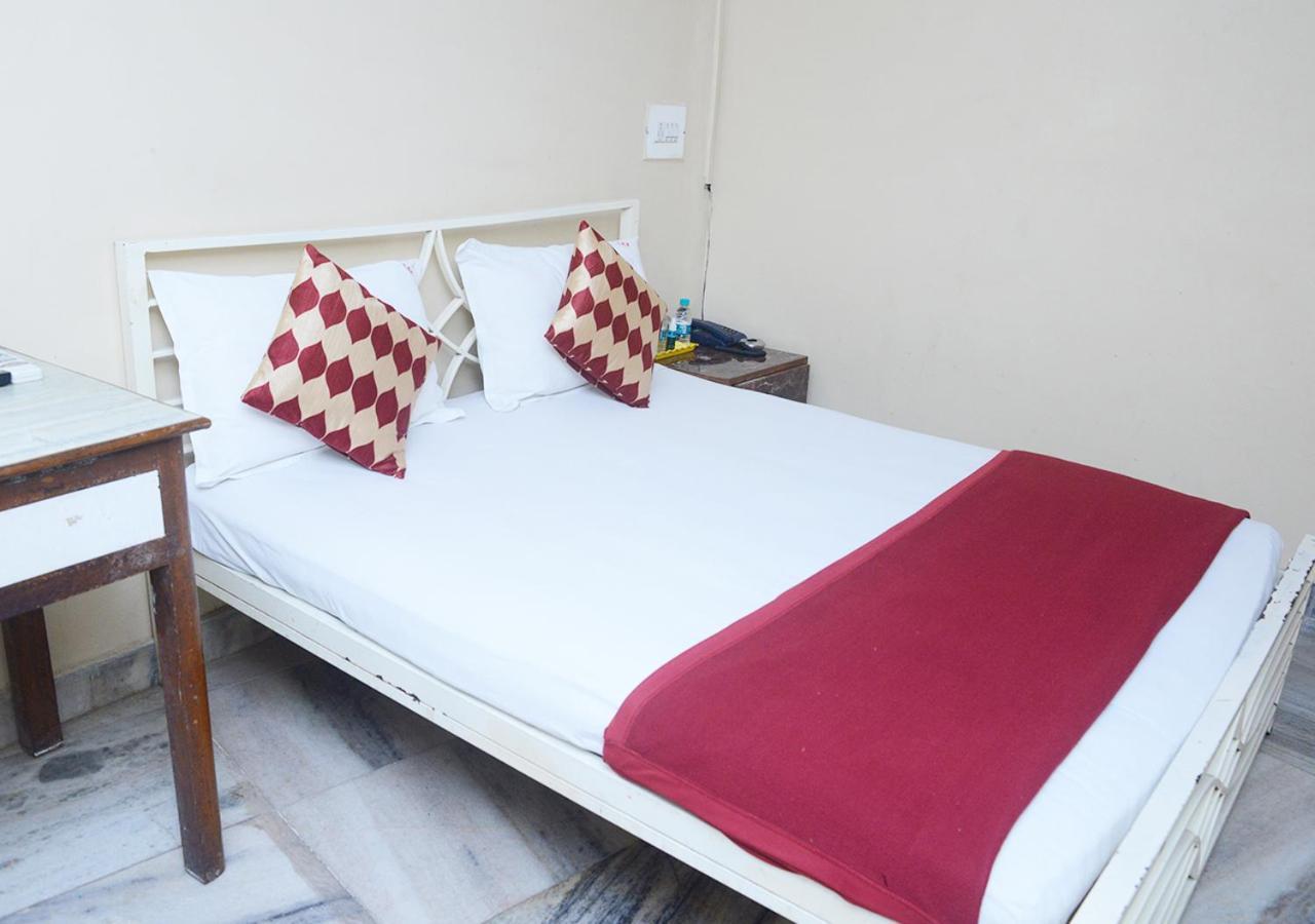 Srk Hotel Mumbai Kültér fotó