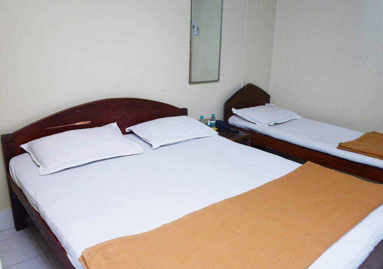 Srk Hotel Mumbai Kültér fotó
